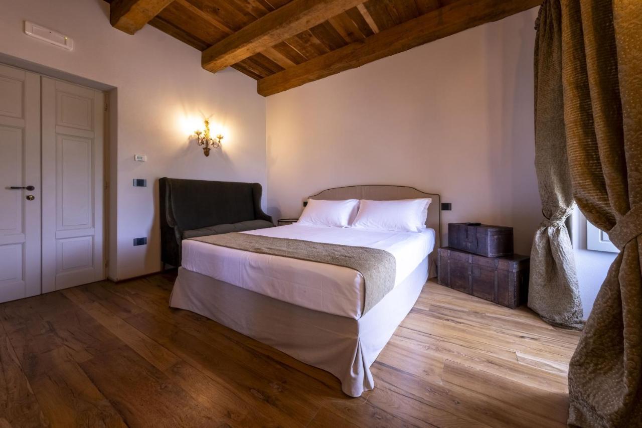 Tenuta Bussia - Wine Relais & Spa Monforte dʼAlba Buitenkant foto
